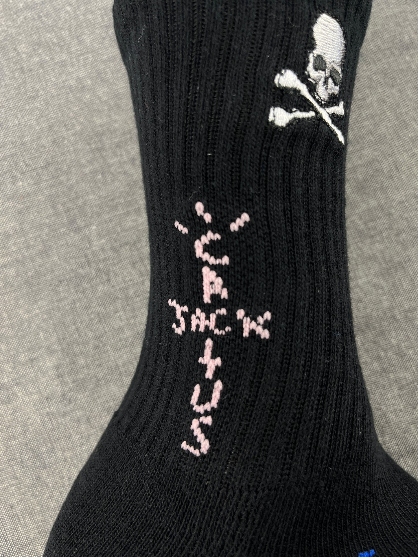 CACTUS JACK Skull Embroidery Black Crew Socks