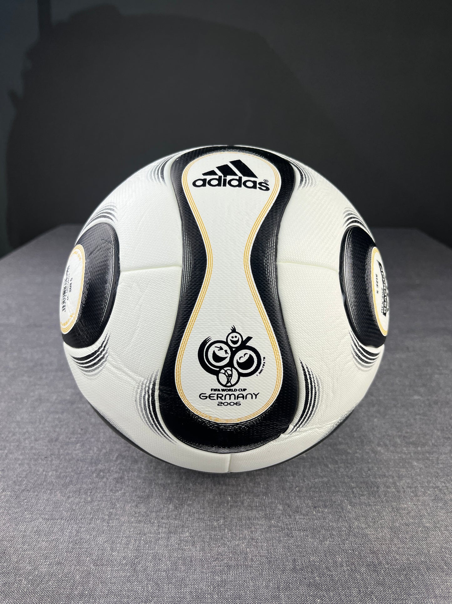 ADIDAS 'Teamgeist' Germany World Cup 2006 Match Ball (Size 5)