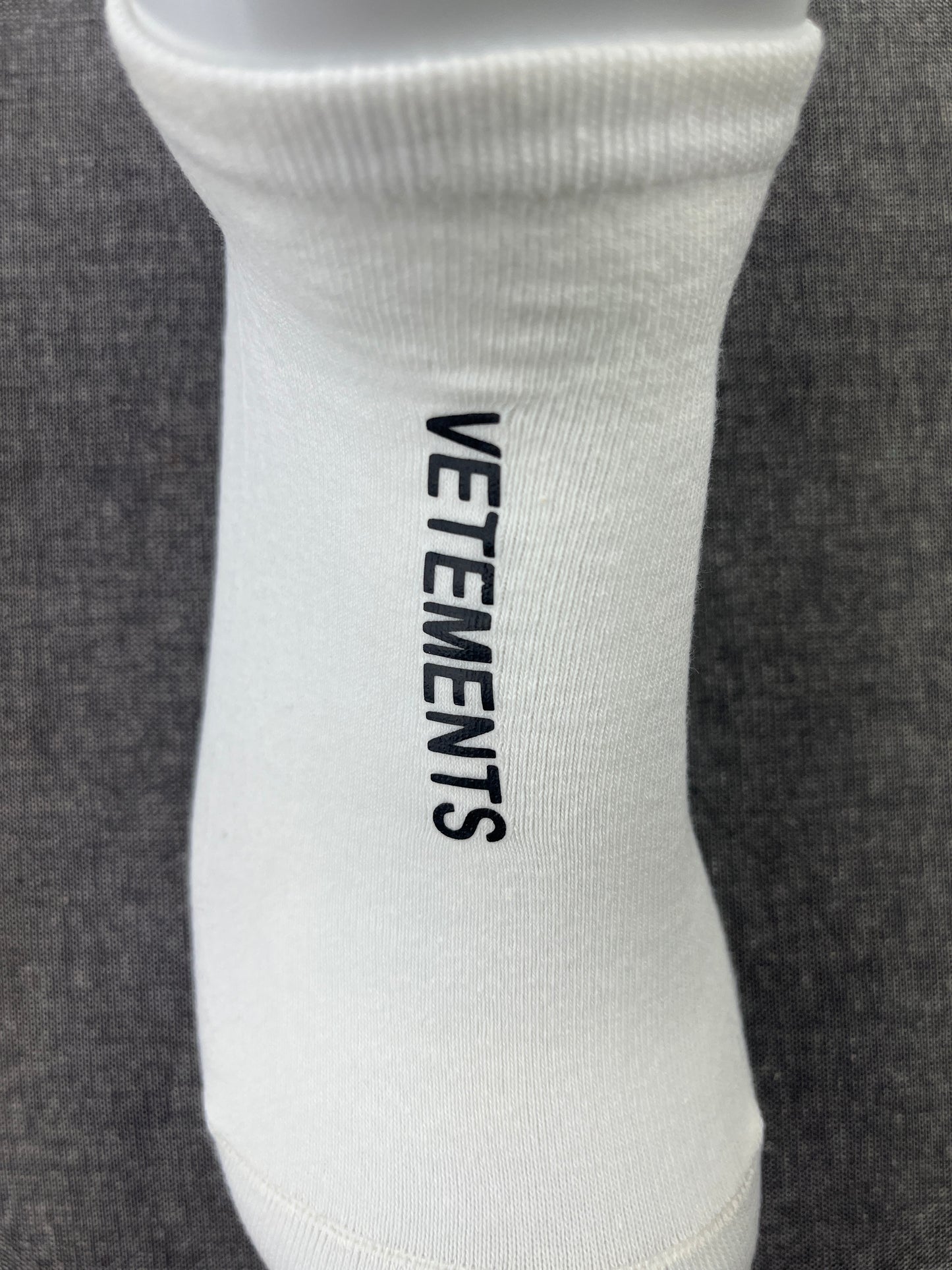 VETEMENTS White Ankle Socks