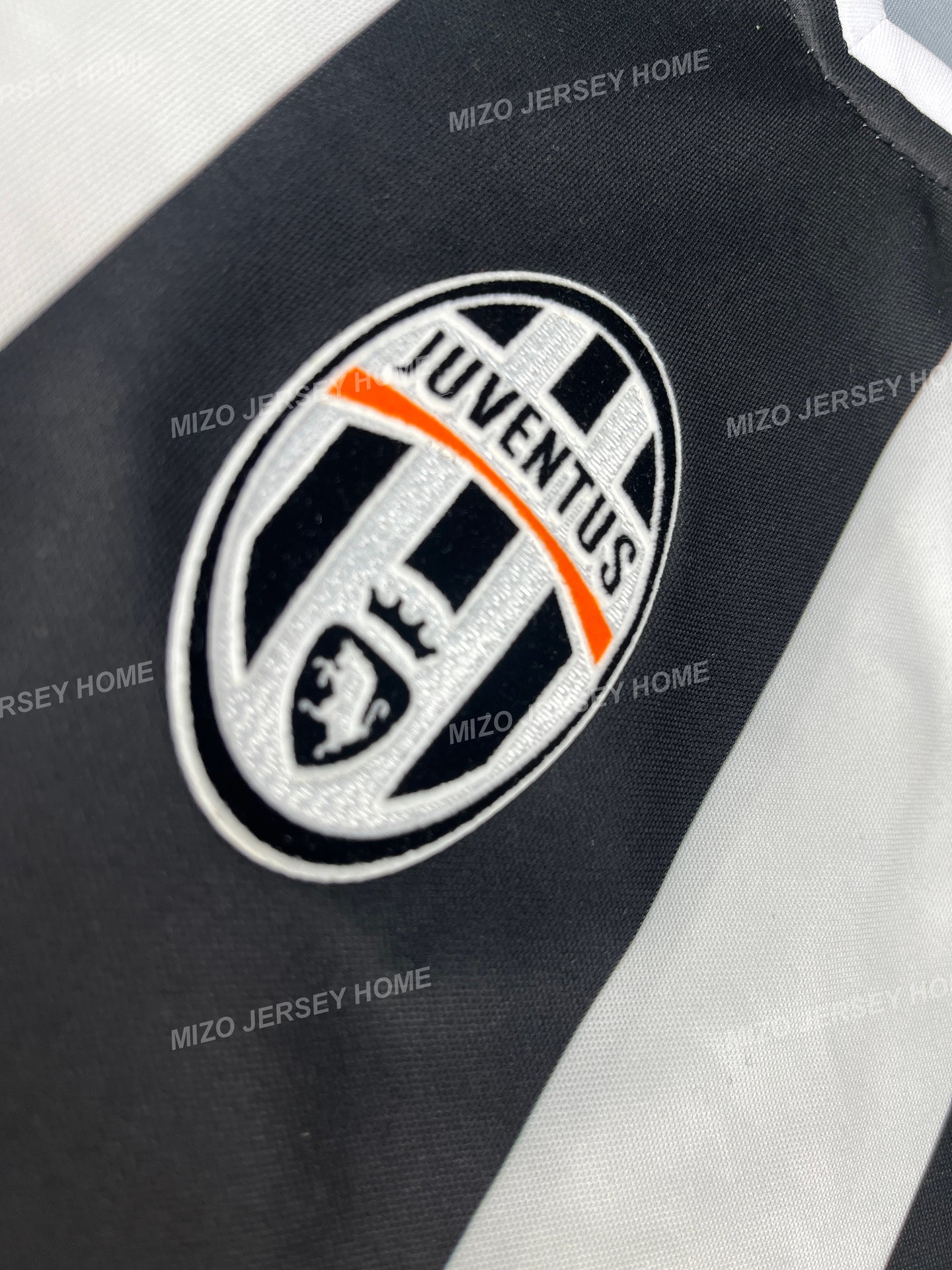 JUVENTUS HOME 2004-05 RETRO JERSEY