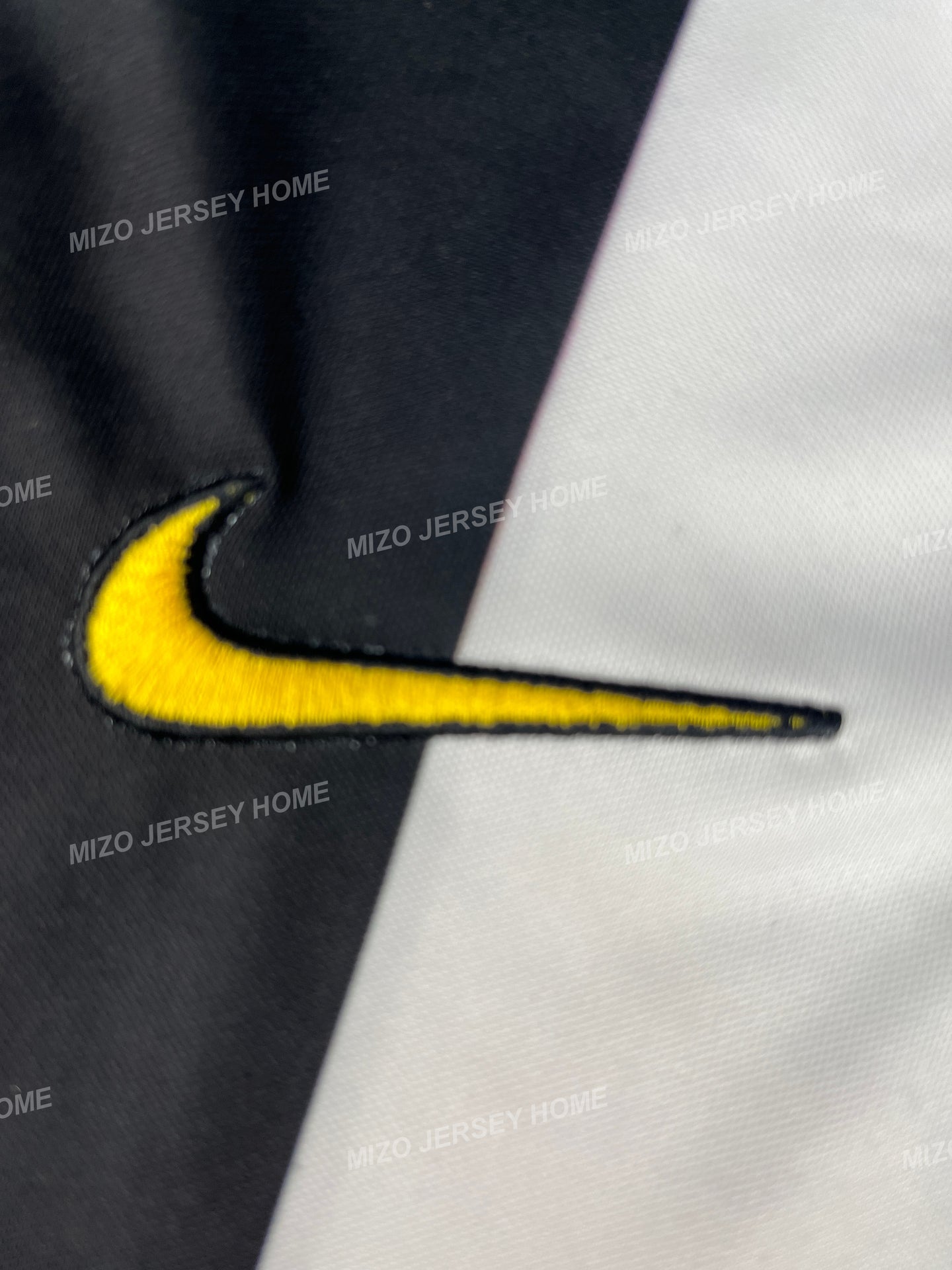 JUVENTUS HOME 2004-05 RETRO JERSEY