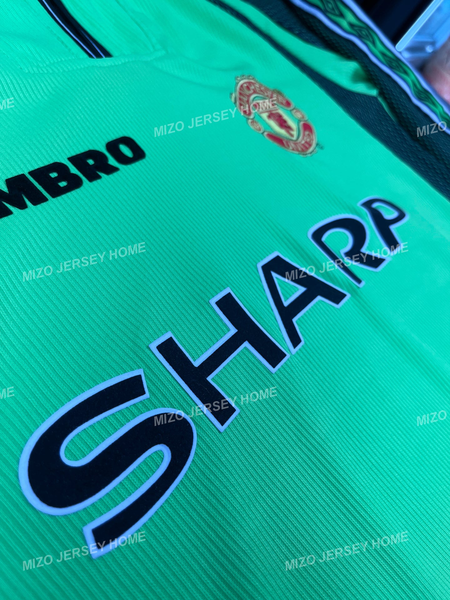 MANCHESTER UNITED 1998-99 GOALKEEPER RETRO JERSEY