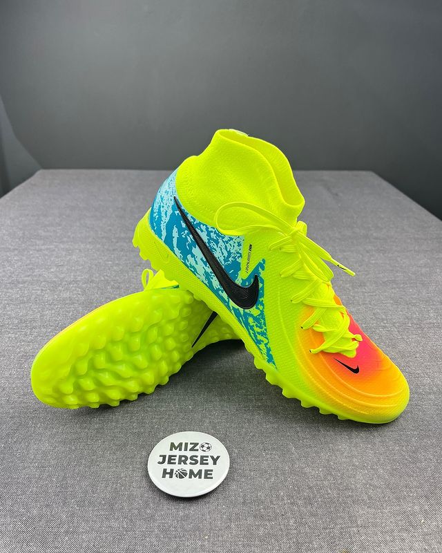 Nike Phantom Luna 2 Green Futsal Shoes