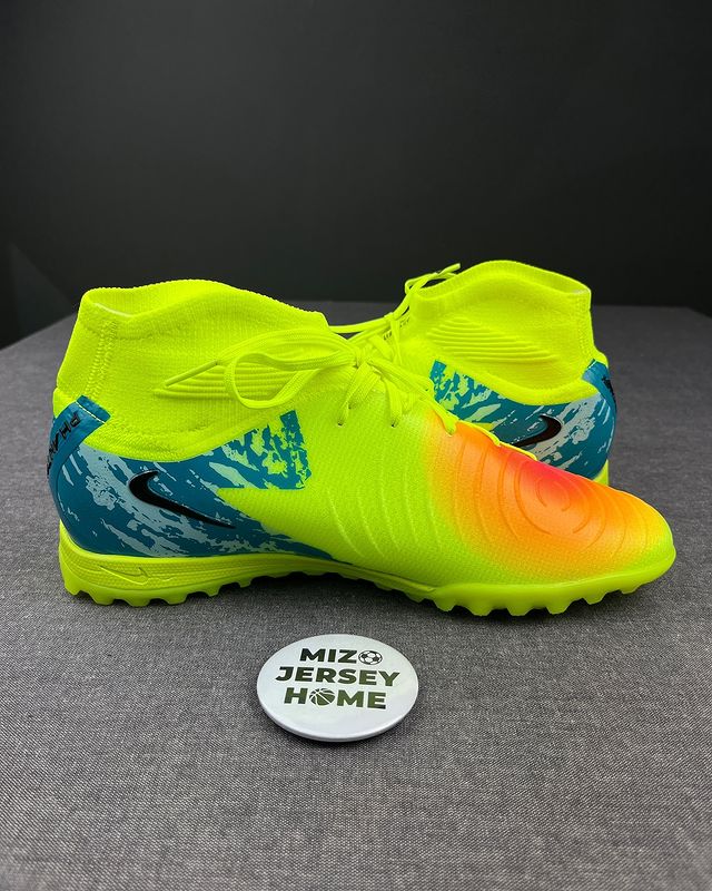 Nike Phantom Luna 2 Green Futsal Shoes