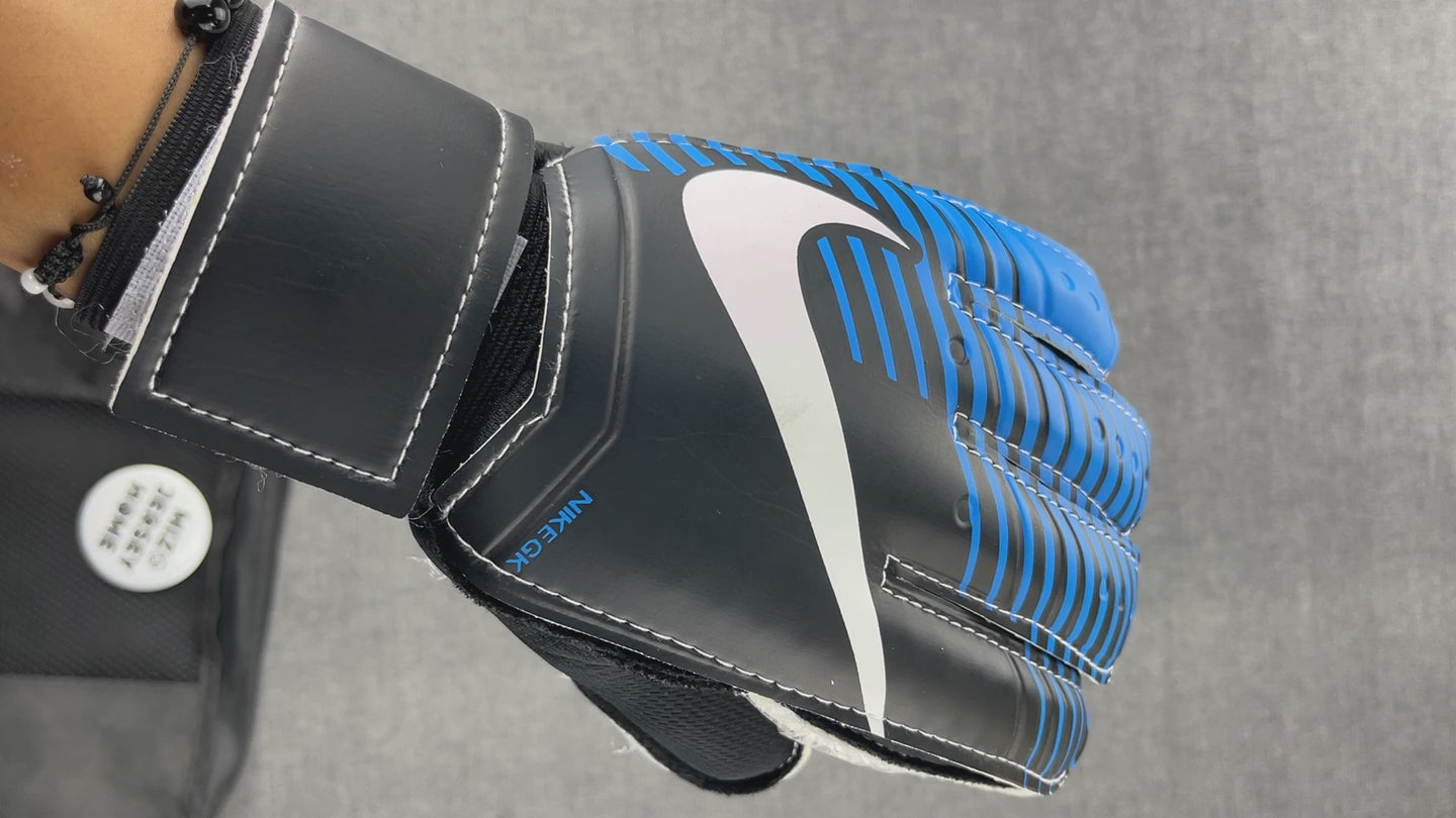 NIKE Goalkeeper Gloves